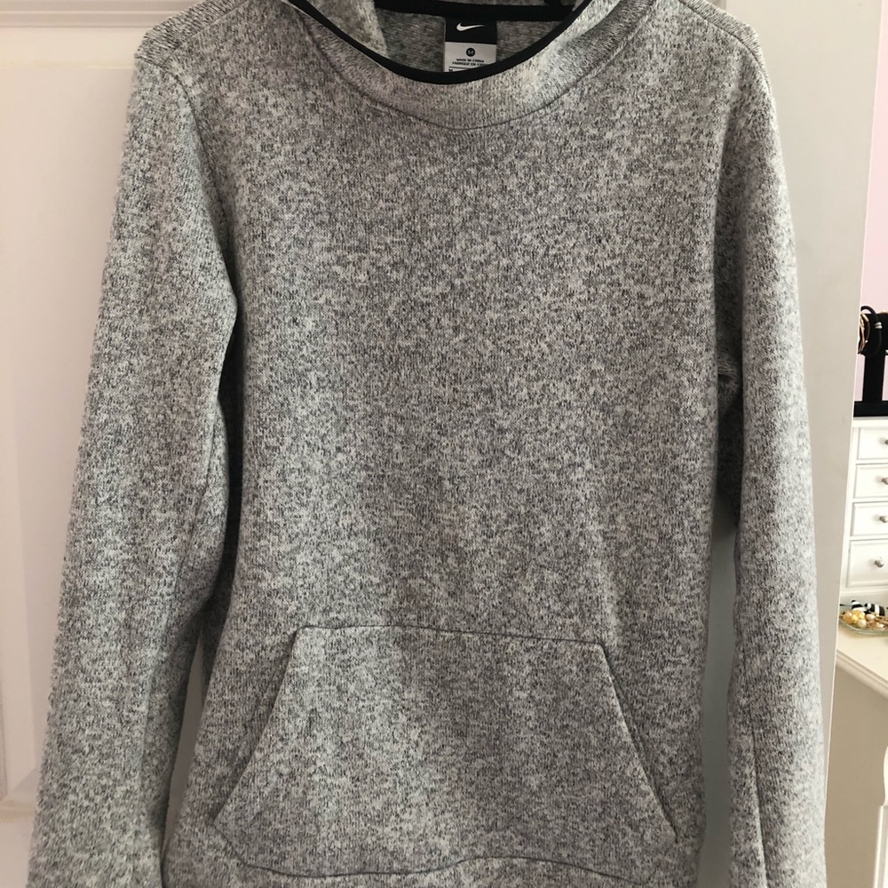 Women’s Nike lightweight fitted sweatshirt